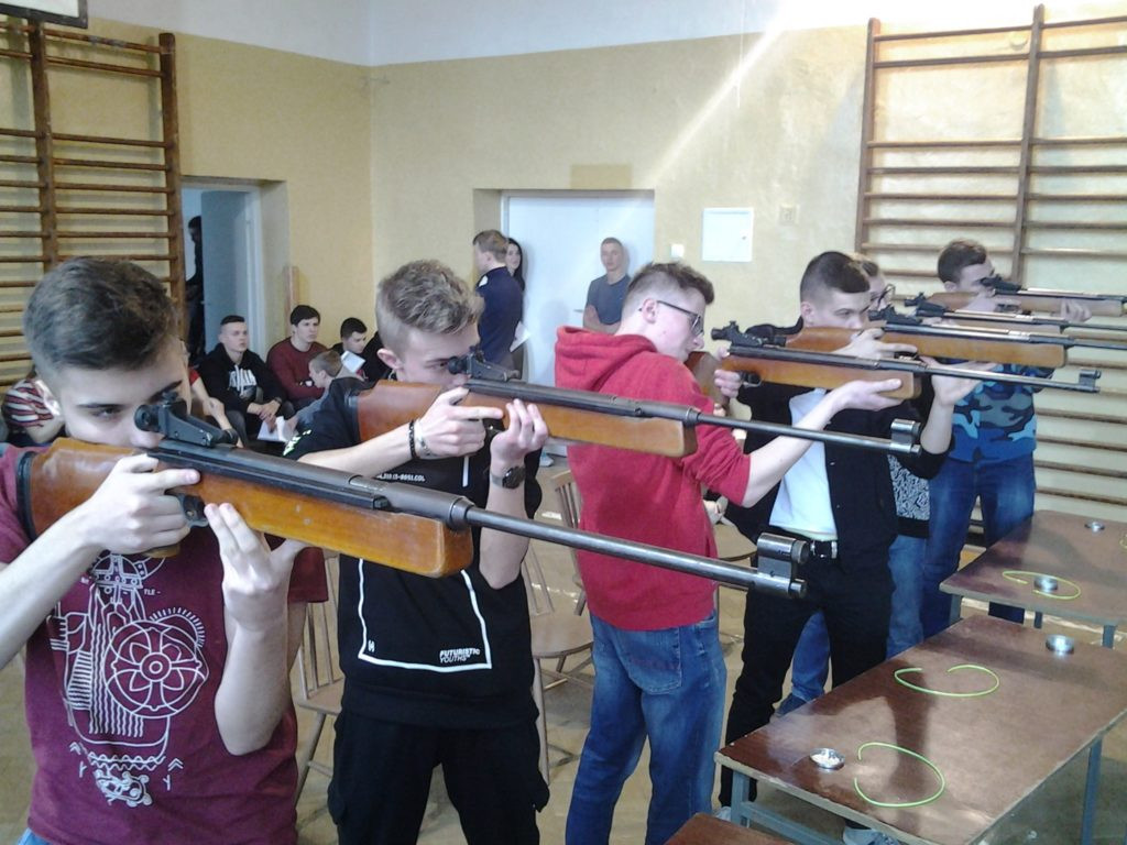 Mistrzostwa powiatu w strzelaniu z karabinka automatycznego