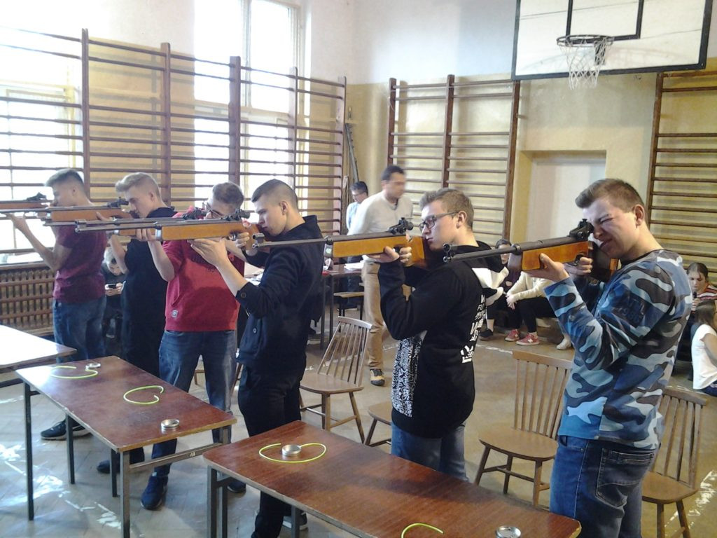 Mistrzostwa powiatu w strzelaniu z karabinka automatycznego