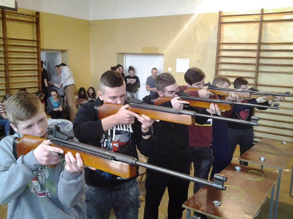 Mistrzostwa powiatu w strzelaniu z karabinka automatycznego