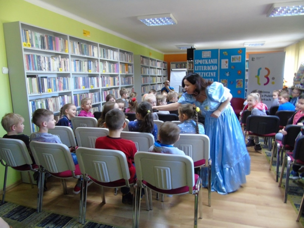 Międzynarodowy Dzień Książki dla Dzieci z pisarką Edytą Zarębską