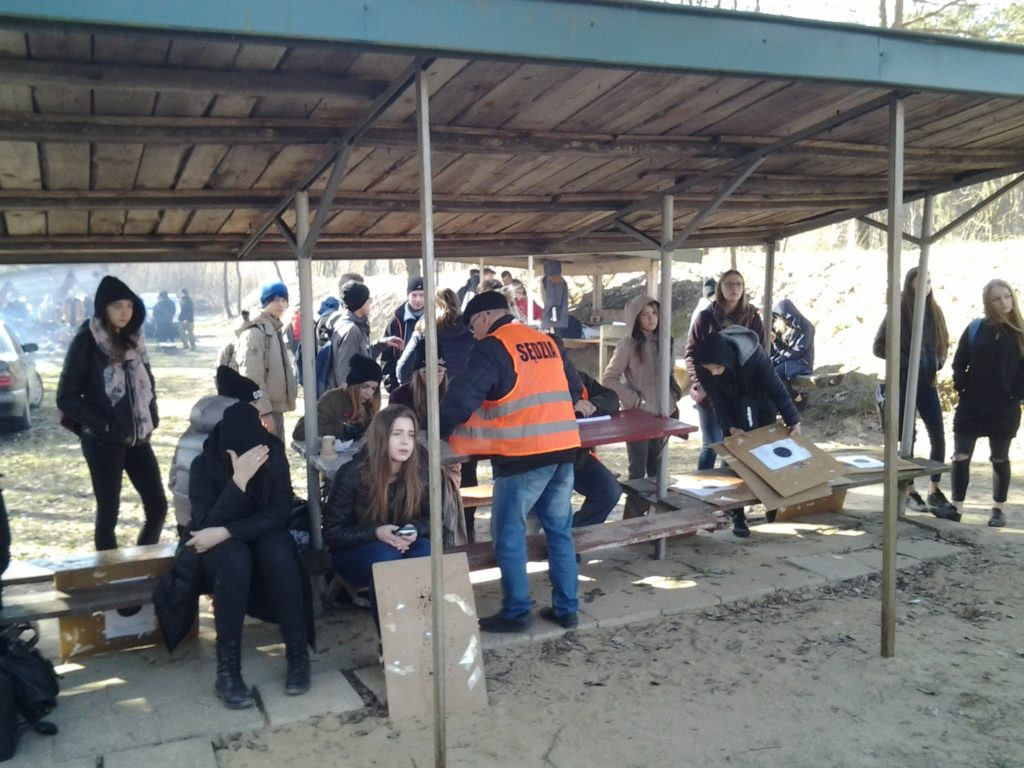 Mistrzostwa powiatu w strzelaniu z kbks w Komarówce