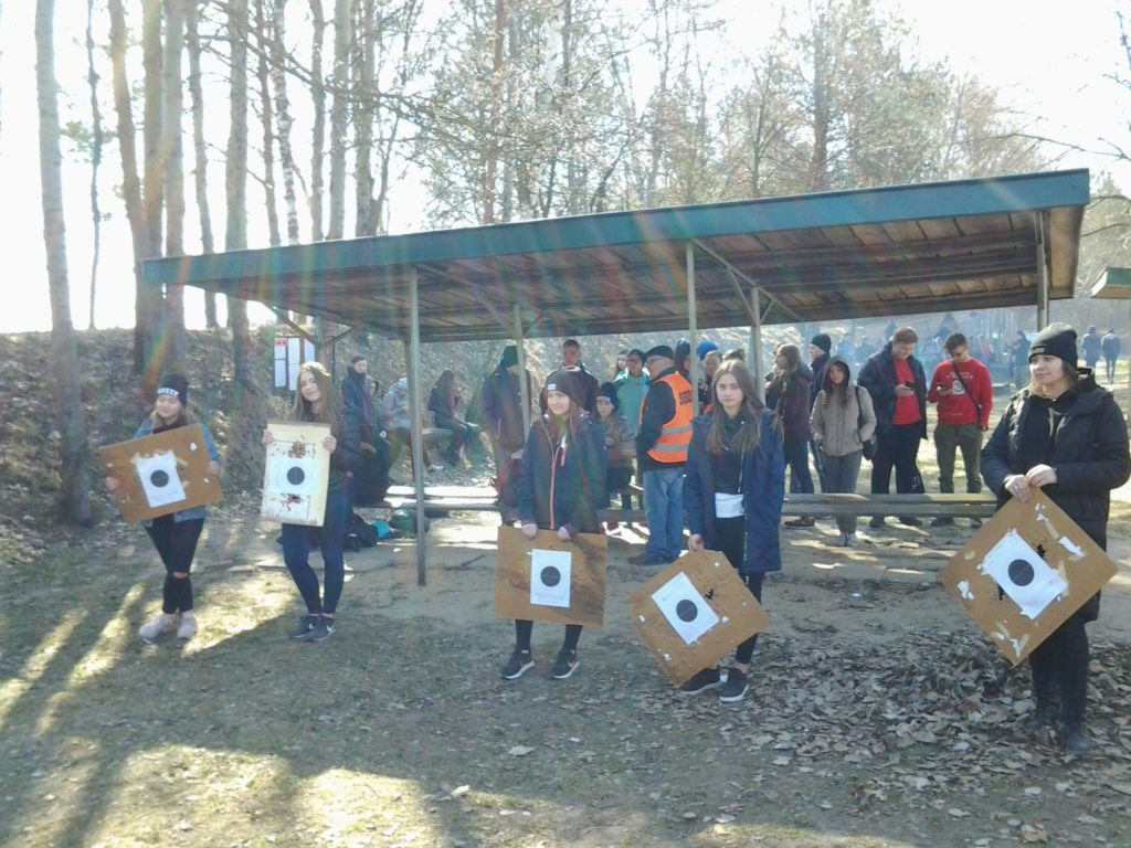 Mistrzostwa powiatu w strzelaniu z kbks w Komarówce