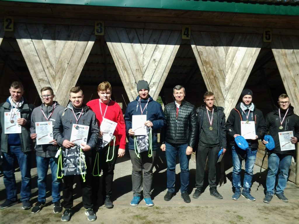 Mistrzostwa powiatu w strzelaniu z kbks w Komarówce