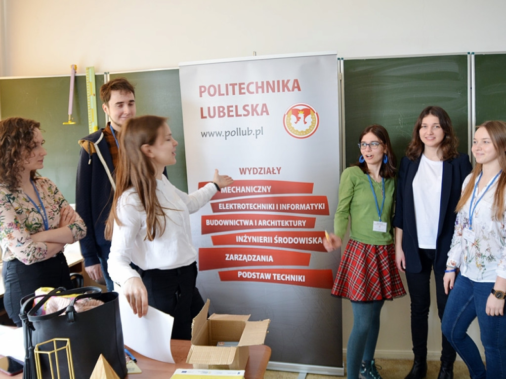 Powiatowy Dzień Matematyki w ZSP - zdjęcia