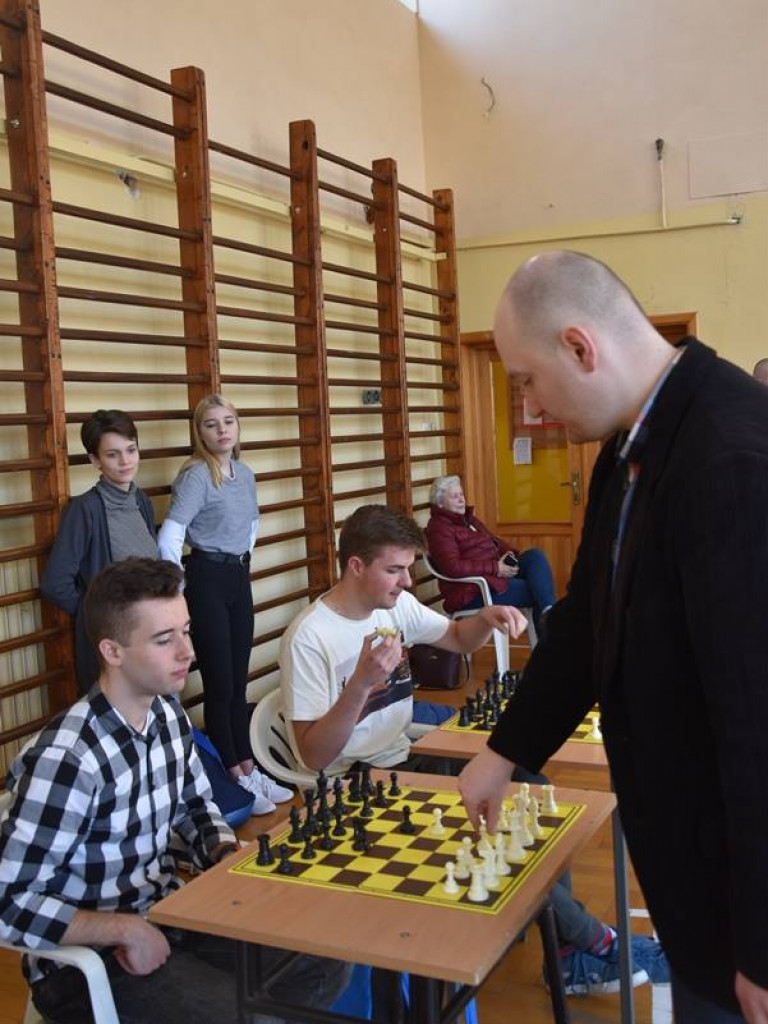 Symultana uczniów LO i Kamila Piecha