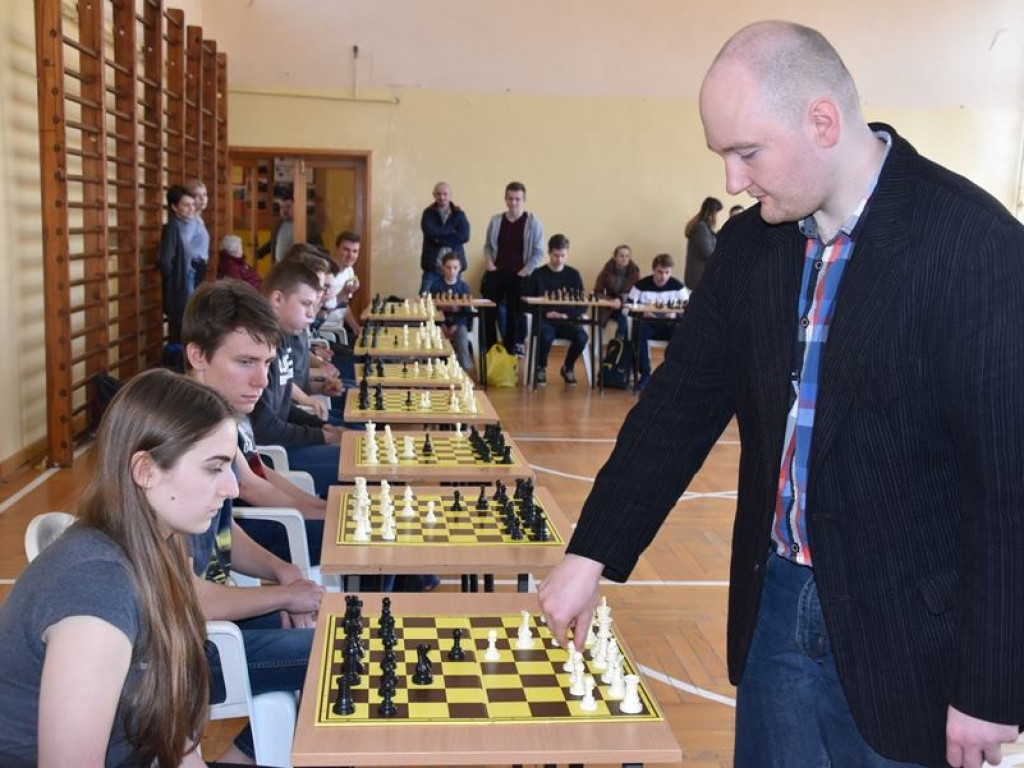 Symultana uczniów LO i Kamila Piecha