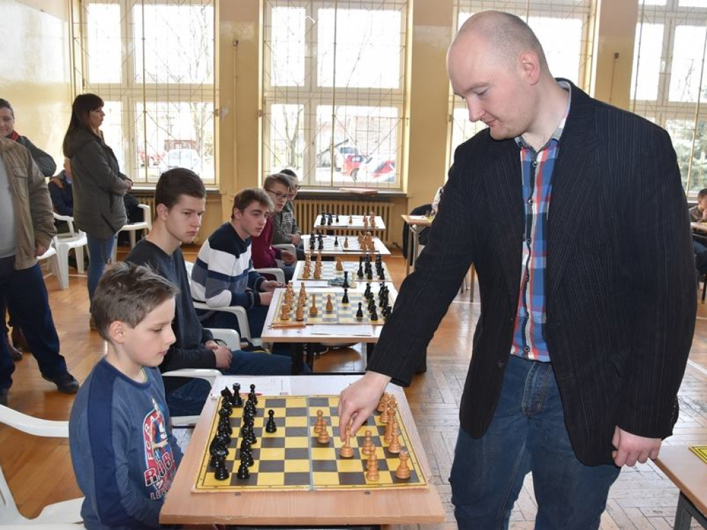 Symultana uczniów LO i Kamila Piecha