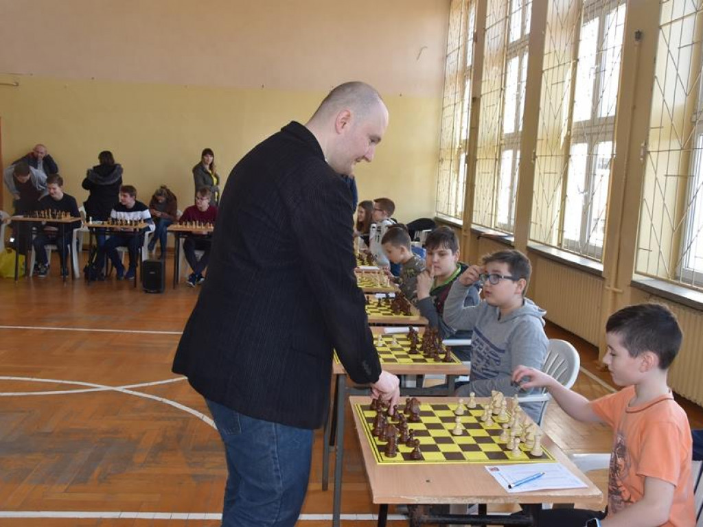 Symultana uczniów LO i Kamila Piecha