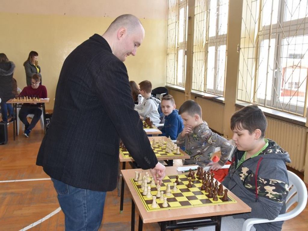 Symultana uczniów LO i Kamila Piecha