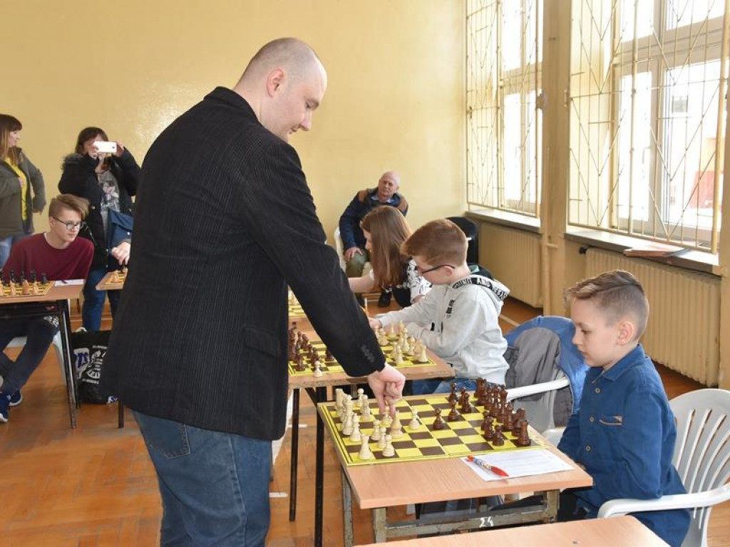 Symultana uczniów LO i Kamila Piecha