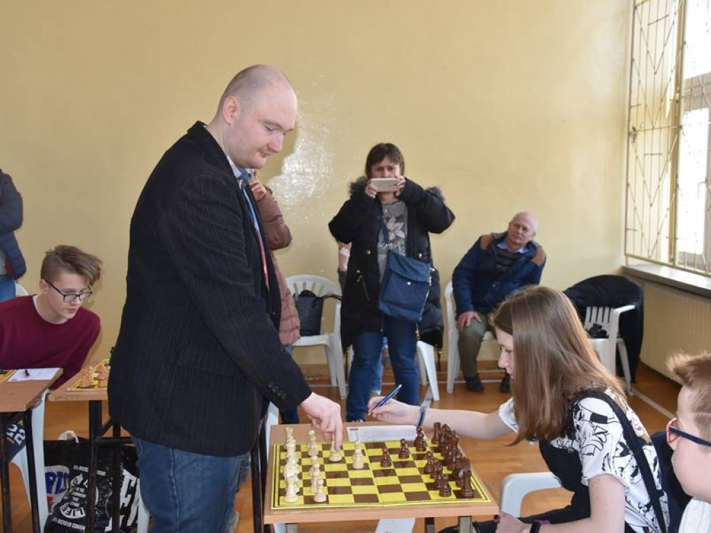 Symultana uczniów LO i Kamila Piecha