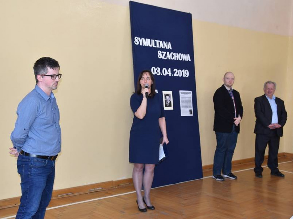 Symultana uczniów LO i Kamila Piecha