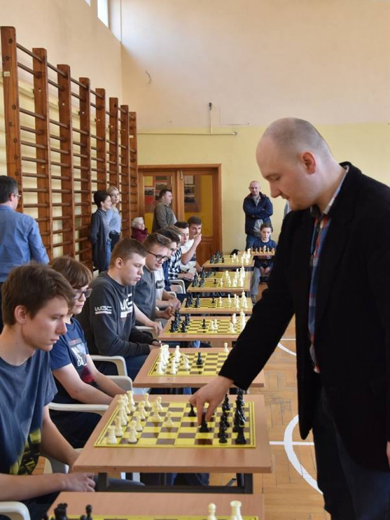 Symultana uczniów LO i Kamila Piecha