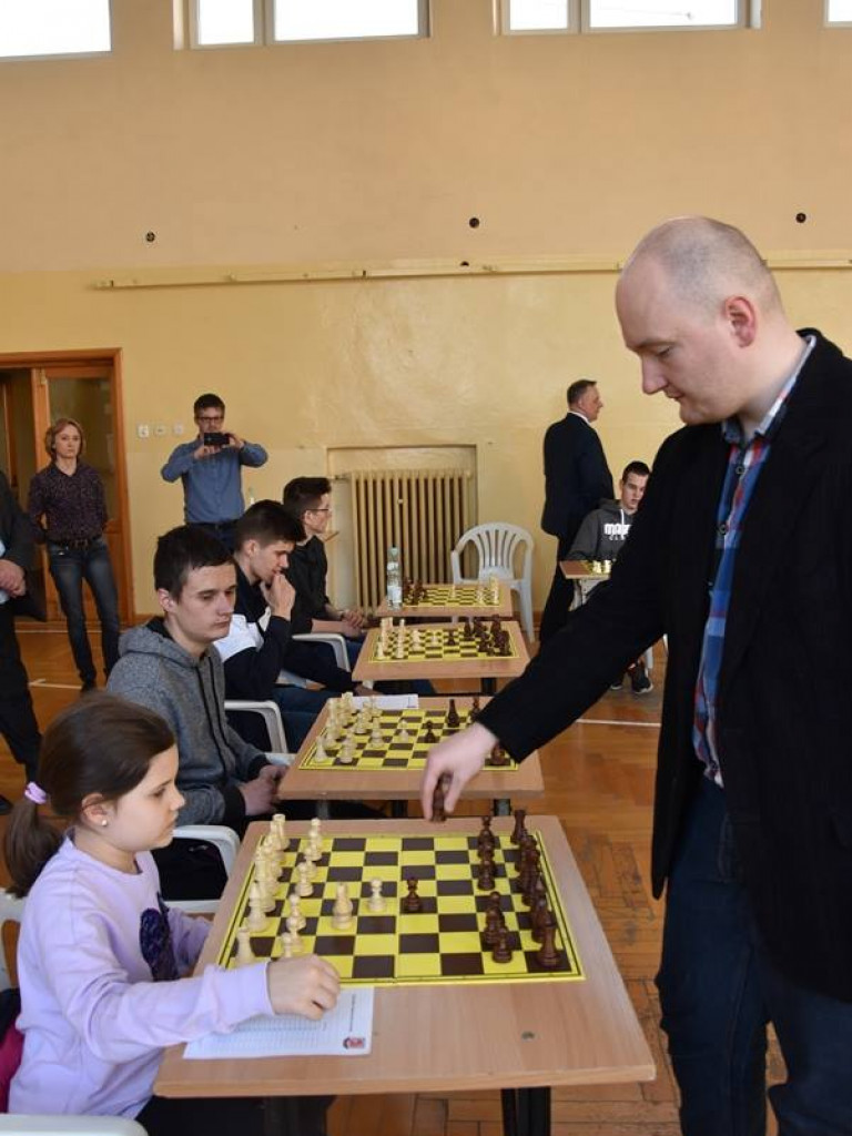 Symultana uczniów LO i Kamila Piecha