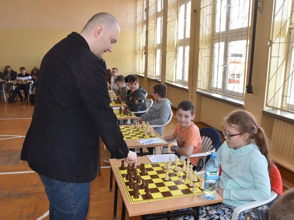 Symultana uczniów LO i Kamila Piecha