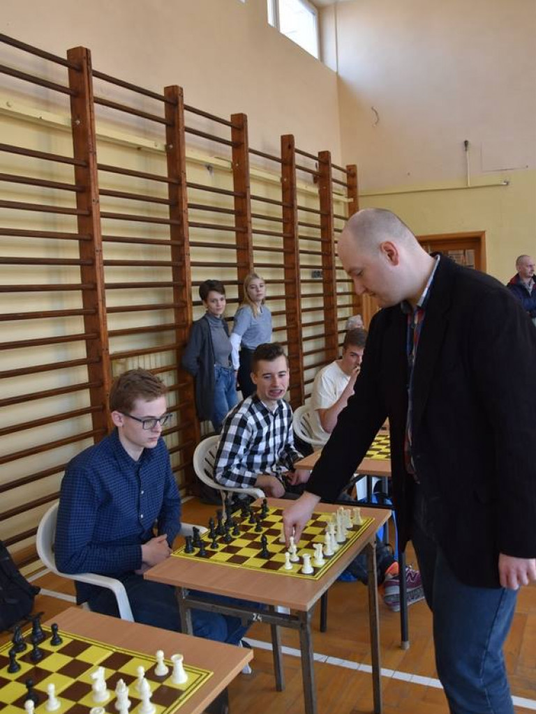 Symultana uczniów LO i Kamila Piecha