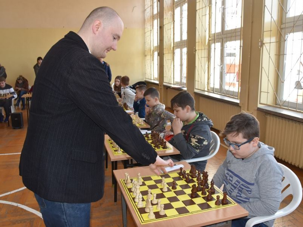 Symultana uczniów LO i Kamila Piecha