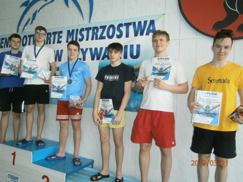 Radzyńscy pływacy na zawodach w Łukowie