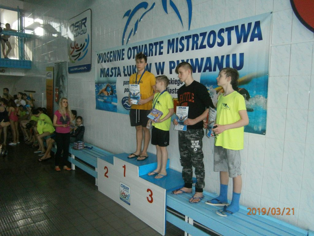 Radzyńscy pływacy na zawodach w Łukowie