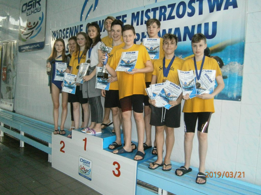 Radzyńscy pływacy na zawodach w Łukowie