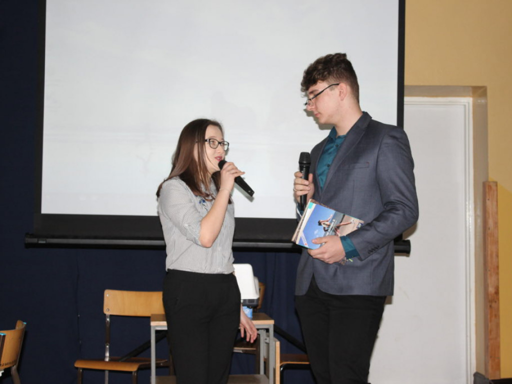 Spektakl w LO w Komarówce