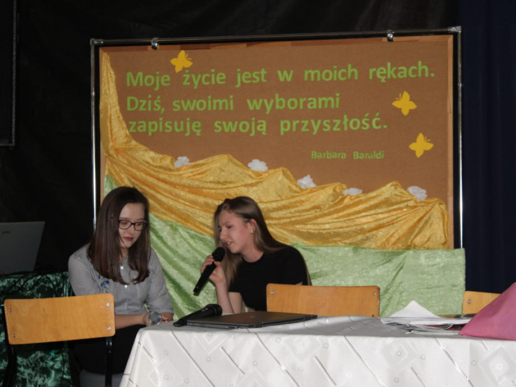 Spektakl w LO w Komarówce