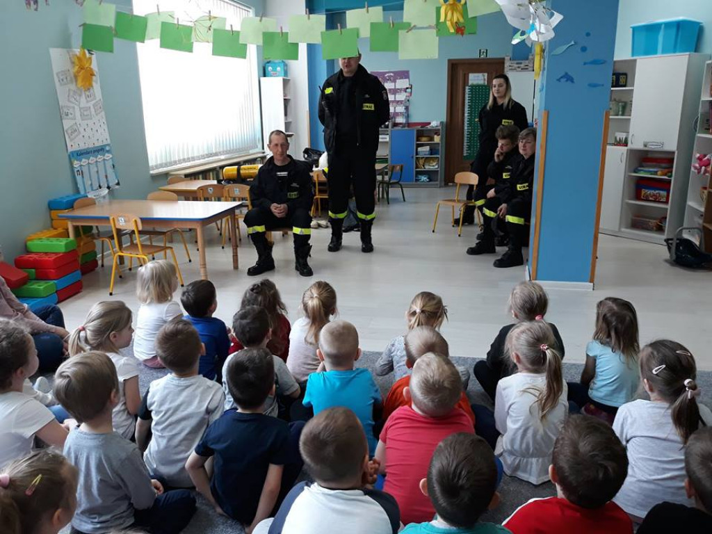 Strażacy w przedszkolu 