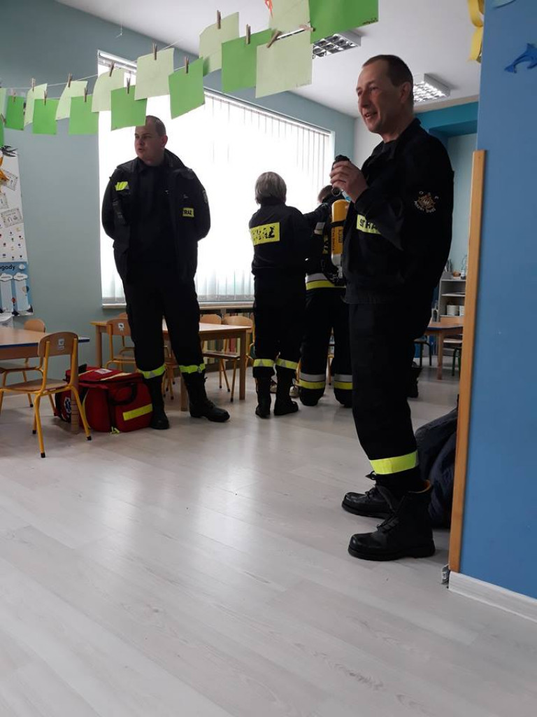 Strażacy w przedszkolu 