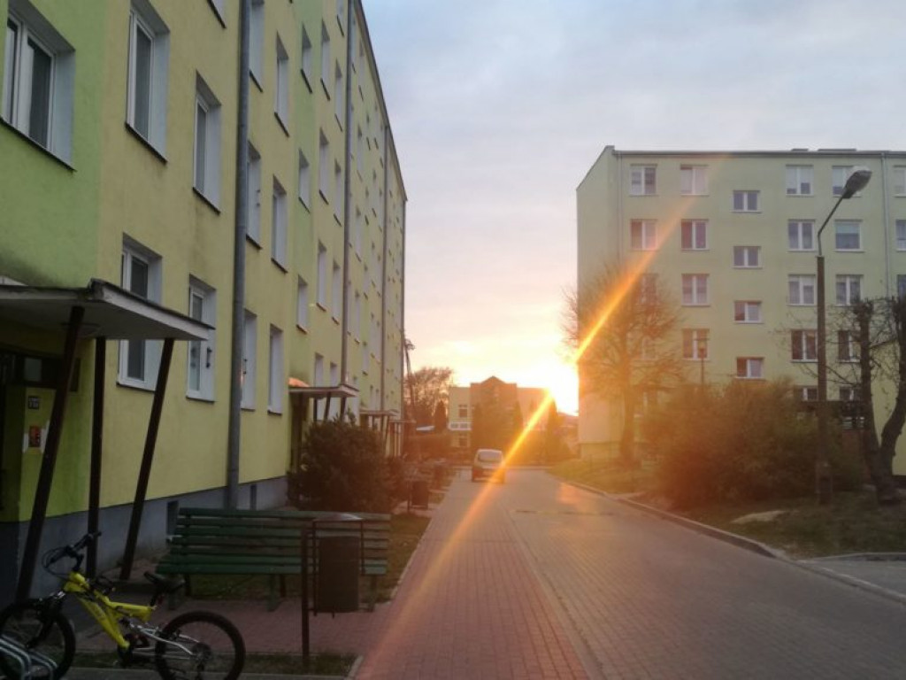 Dziura na dziurze, czyli pewna ulica na Bulwarach