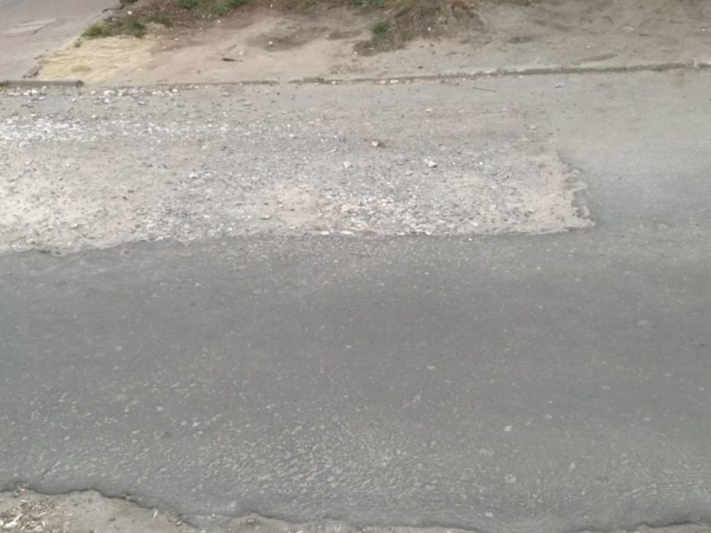 Dziura na dziurze, czyli pewna ulica na Bulwarach