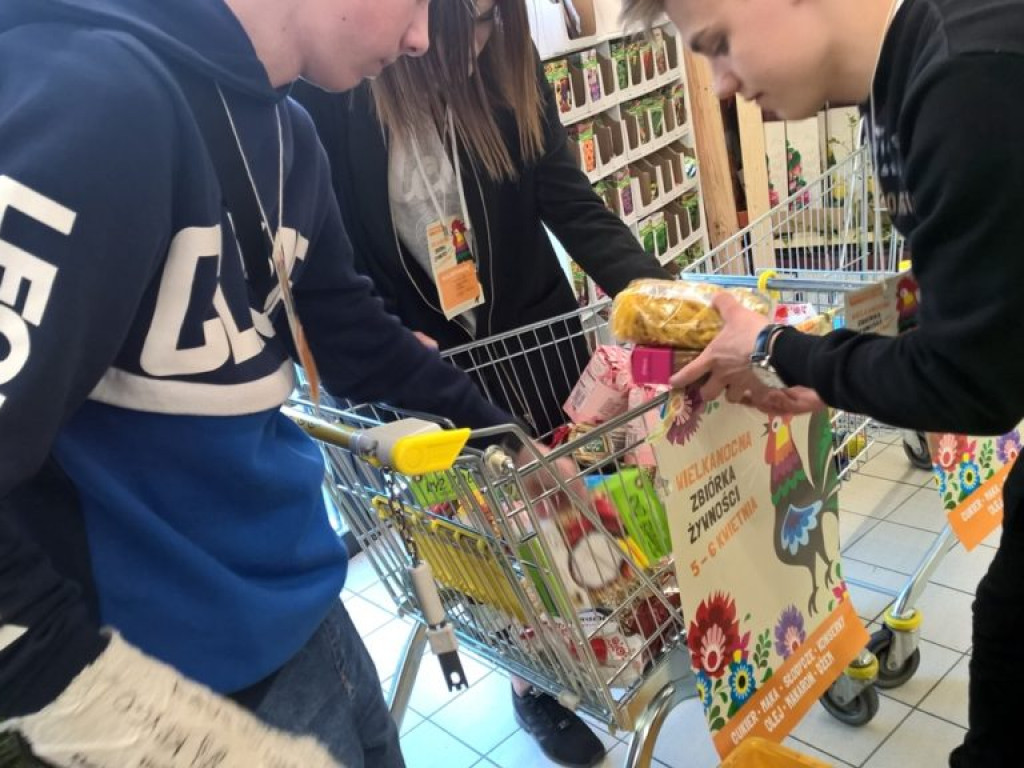 Wielkanocna zbiórka żywności