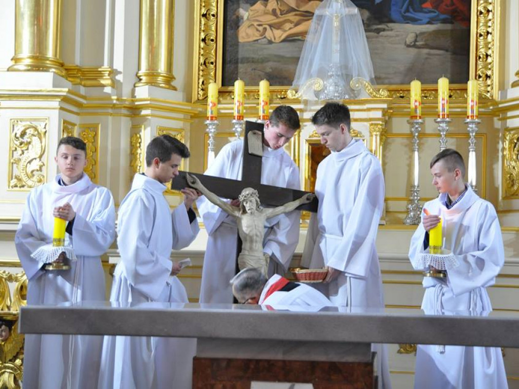 Liturgia Męki Pańskiej w parafii Św. Trójcy