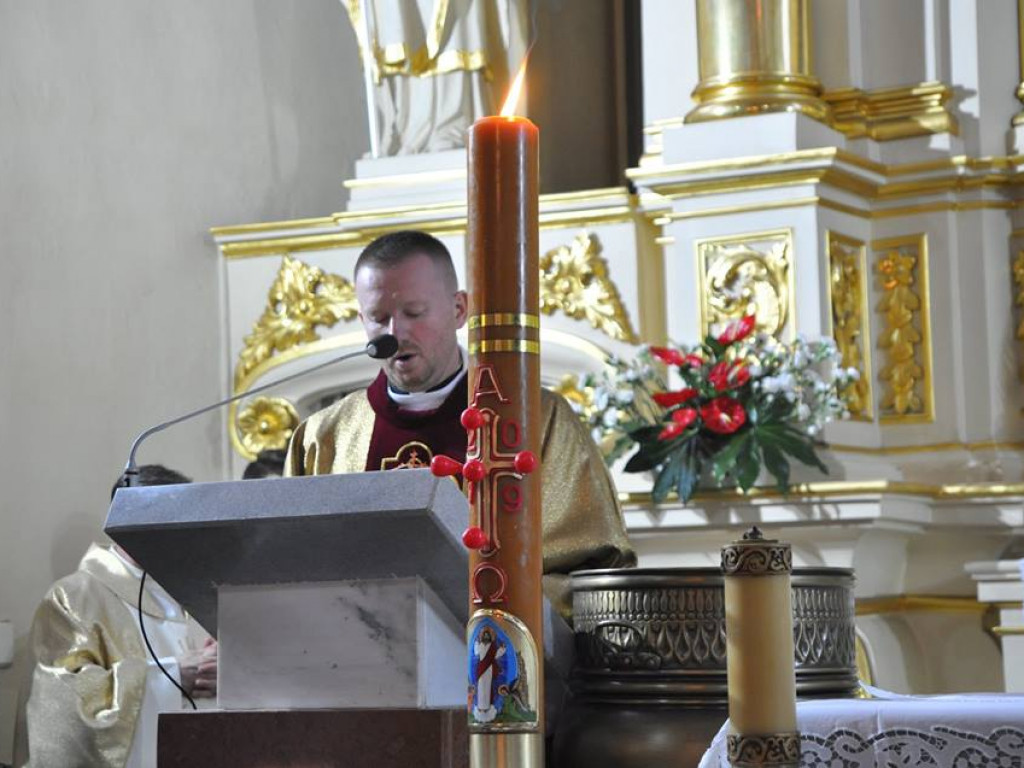 Wigilia Paschalna w parafii Św. Trójcy - zdjęcia