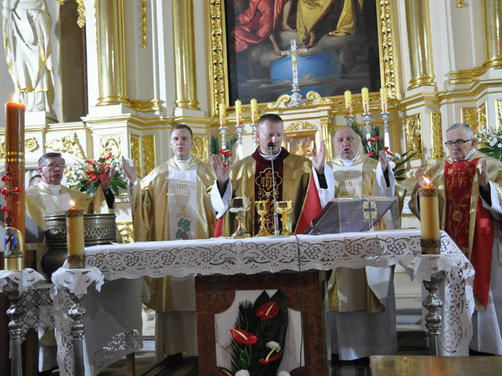Wigilia Paschalna w parafii Św. Trójcy - zdjęcia