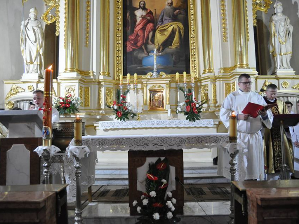 Wigilia Paschalna w parafii Św. Trójcy - zdjęcia