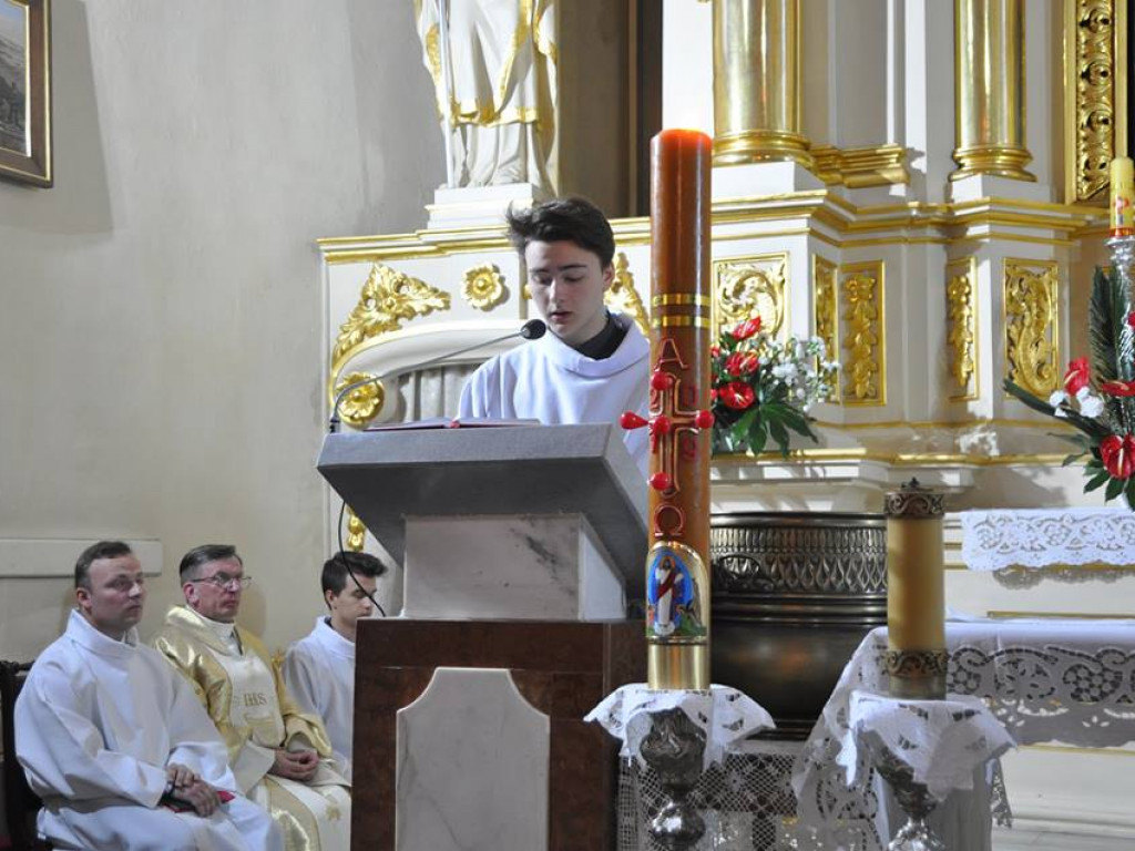 Wigilia Paschalna w parafii Św. Trójcy - zdjęcia