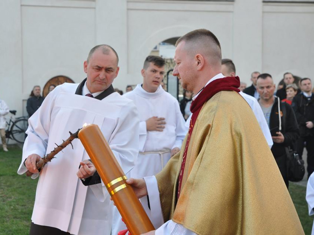 Wigilia Paschalna w parafii Św. Trójcy - zdjęcia