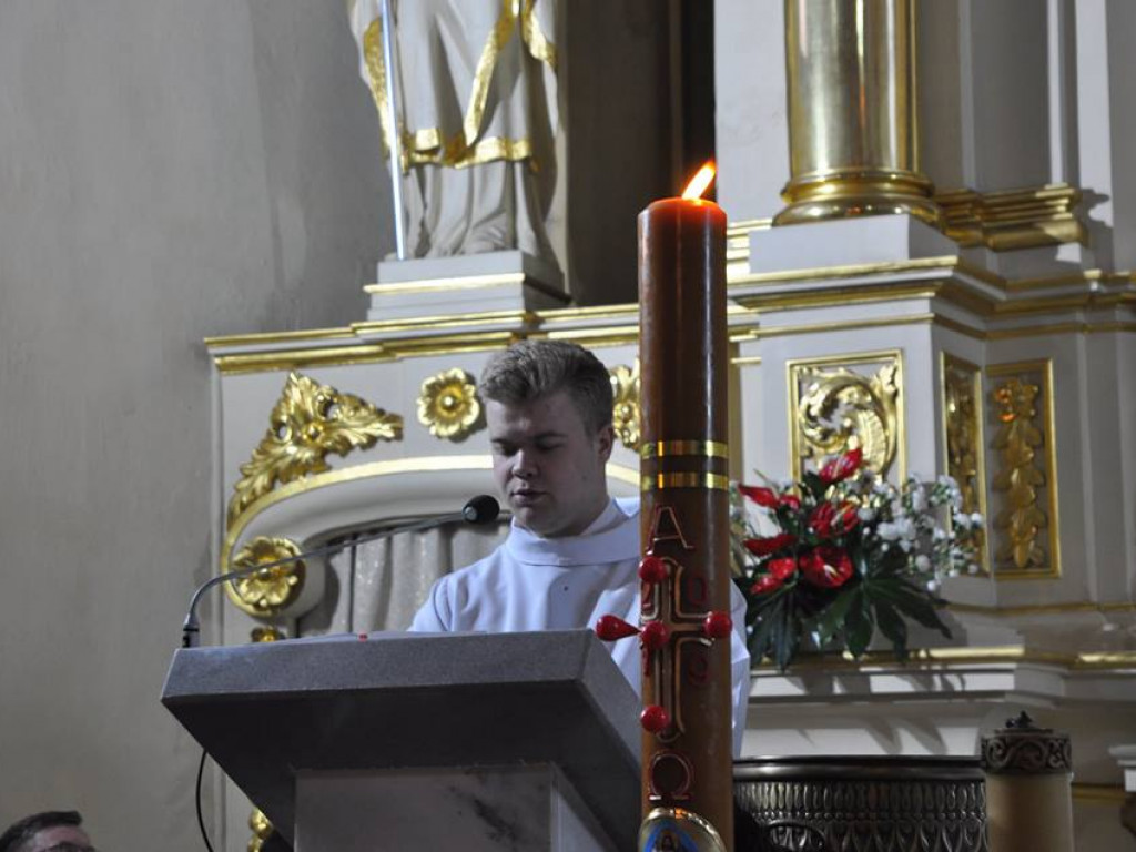 Wigilia Paschalna w parafii Św. Trójcy - zdjęcia