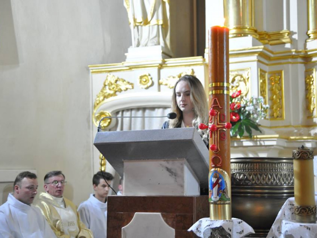 Wigilia Paschalna w parafii Św. Trójcy - zdjęcia