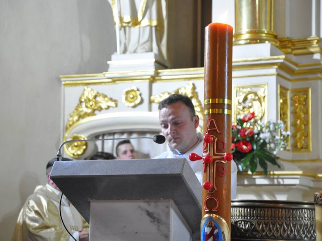 Wigilia Paschalna w parafii Św. Trójcy - zdjęcia