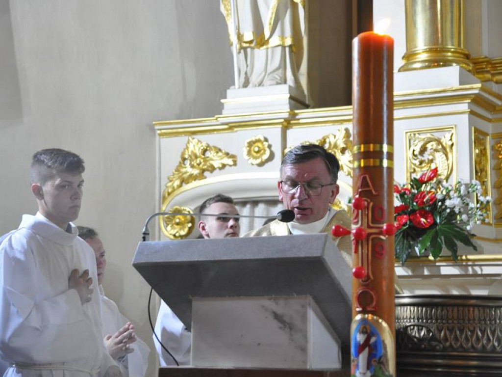 Wigilia Paschalna w parafii Św. Trójcy - zdjęcia