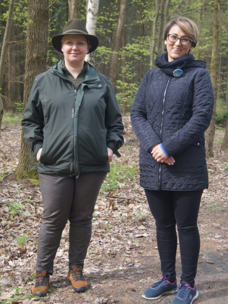 Uczniowie I LO sadzili lasy