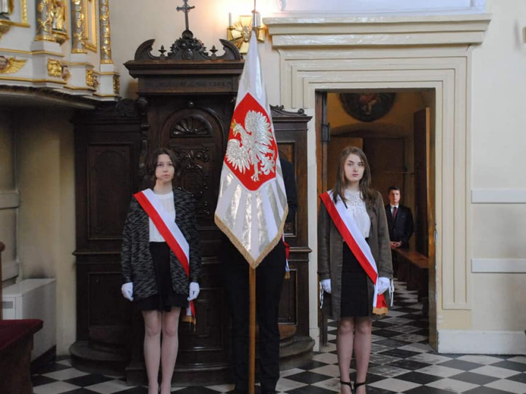 Pożegnanie absolwentów LO - zdjęcia