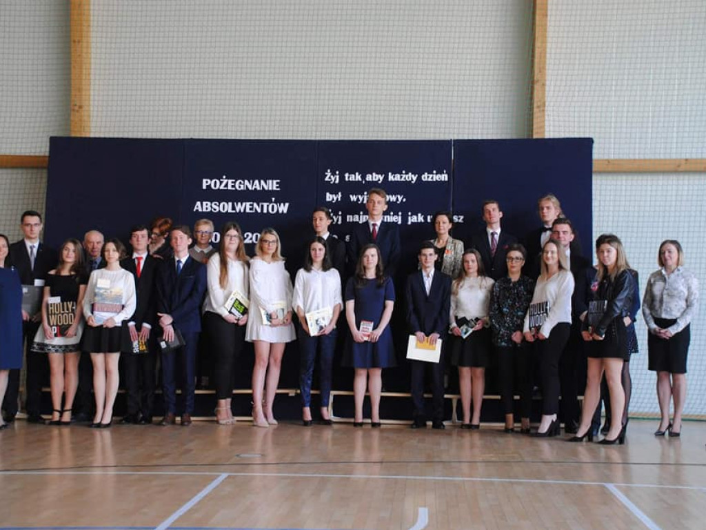 Pożegnanie absolwentów LO - zdjęcia