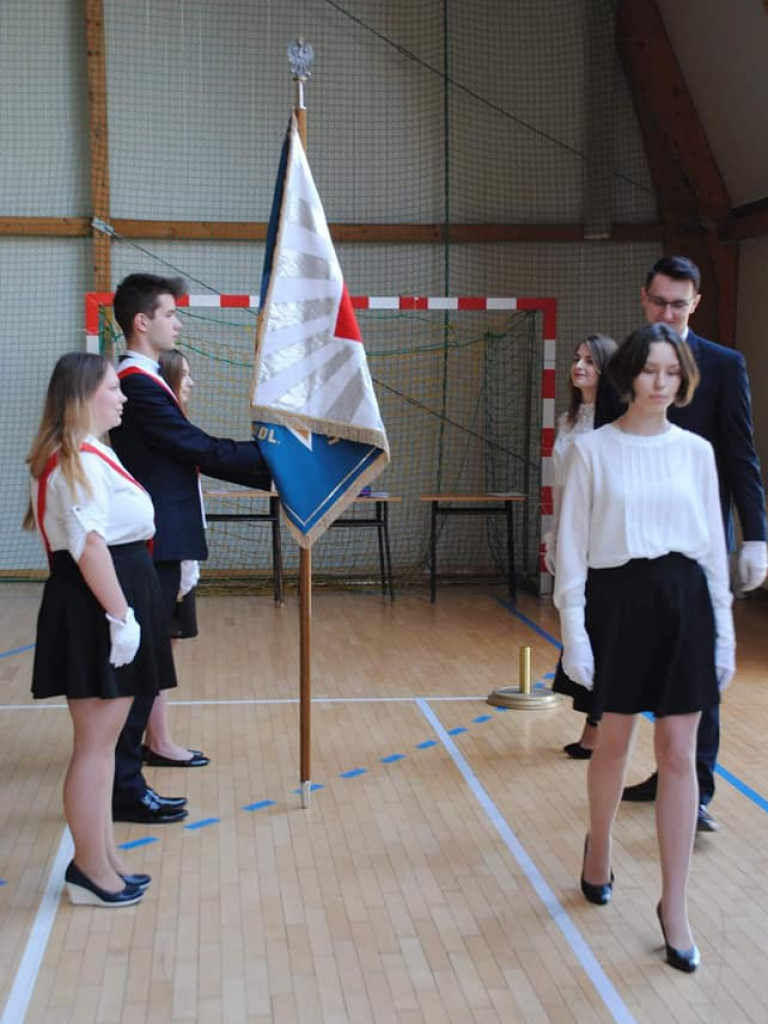 Pożegnanie absolwentów LO - zdjęcia