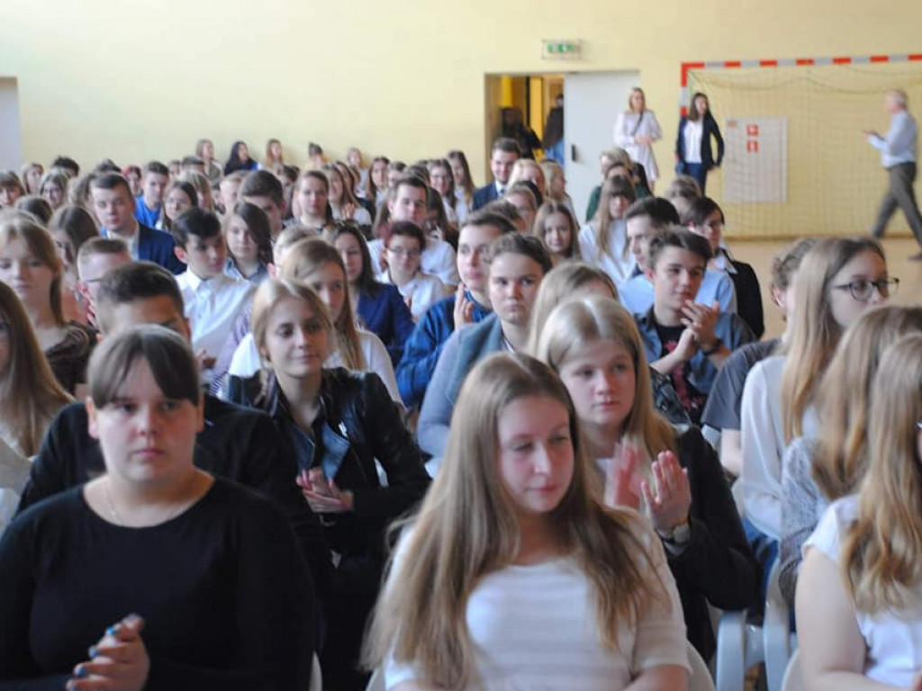 Pożegnanie absolwentów LO - zdjęcia