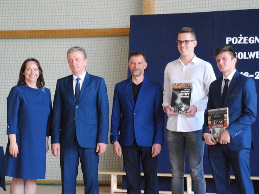 Pożegnanie absolwentów LO - zdjęcia