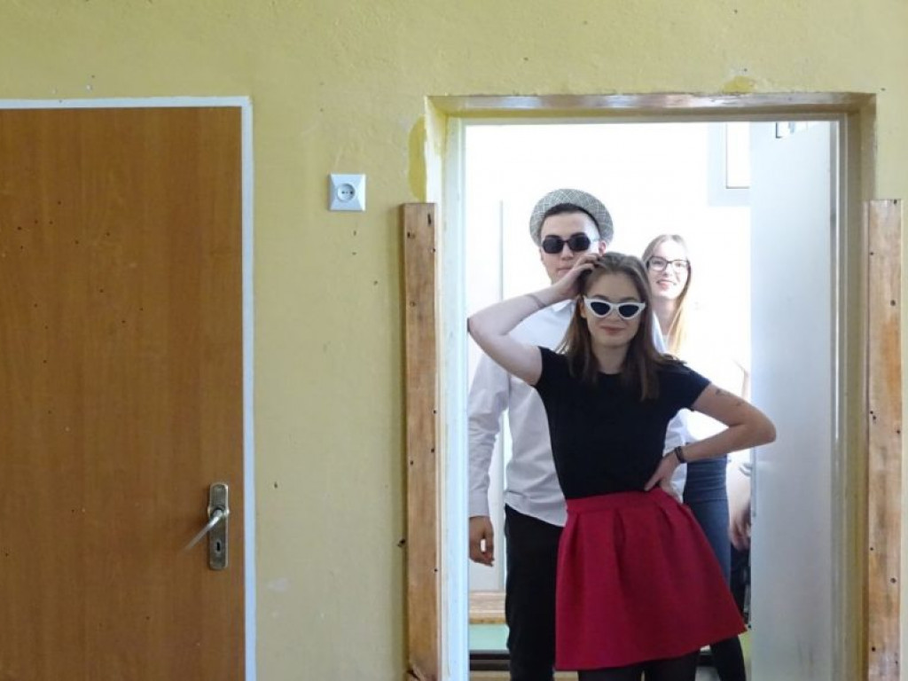 Pożegnanie absolwentów w LO w Komarówce