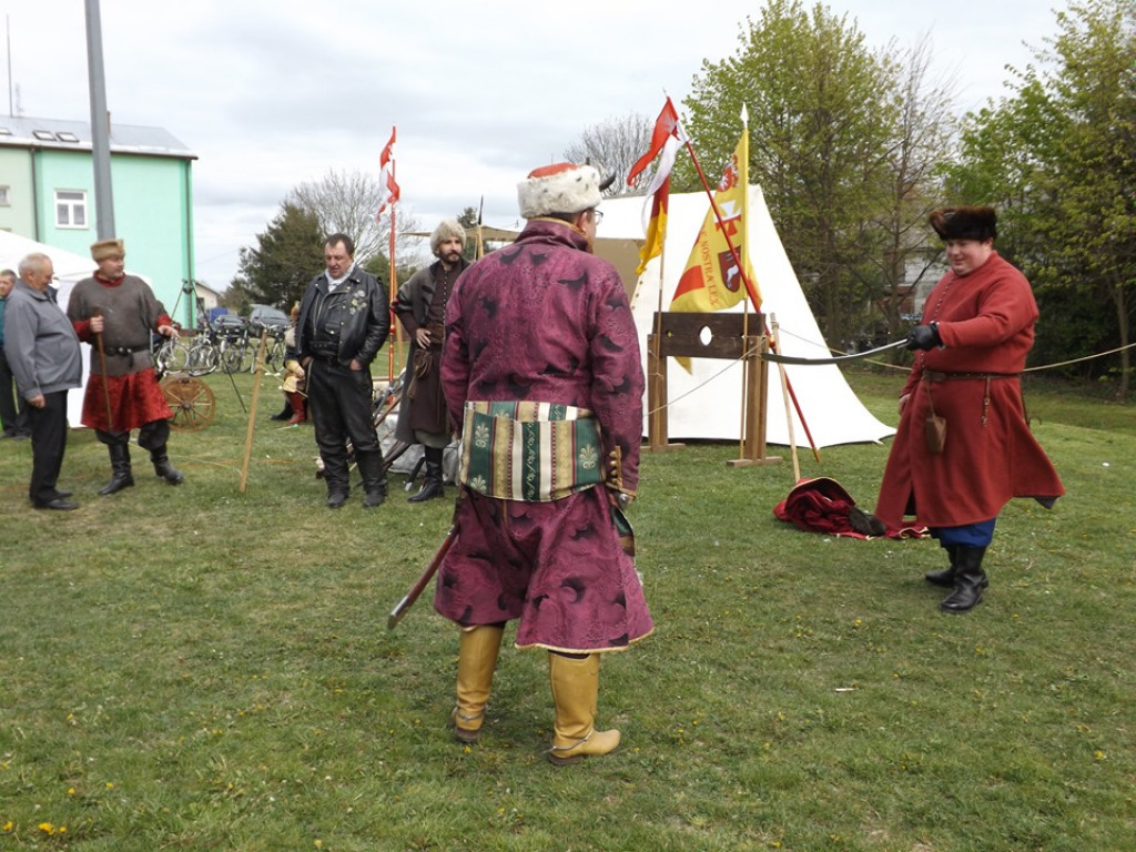 Obchody Święta Konsytucji 3 maja i Dnia Strażaka w Komarówce P. - zdjęcia