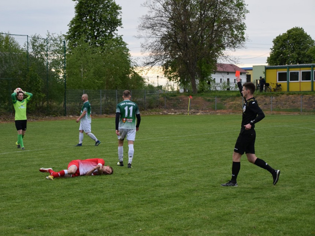 Mecz Unii Żabików z Gromem Kąkolewnica